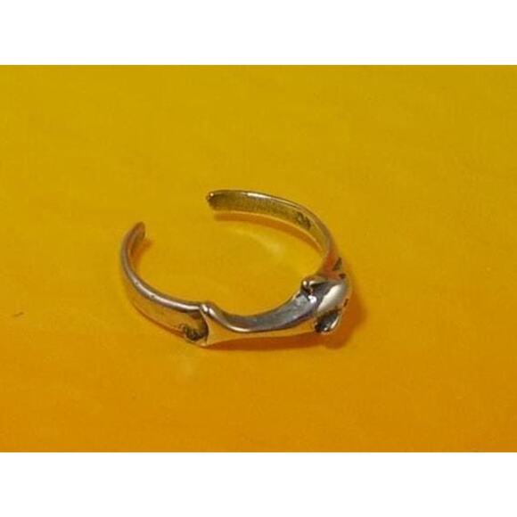 Vintage Sterling Silver Dolphin Toe Ring Handcrafted Jewelry  New Old Stock - Picture 1 of 2